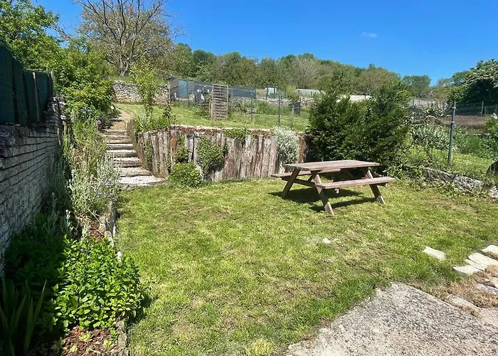 Avec Jardin Holiday home *