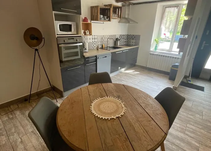 Avec Jardin Holiday home *